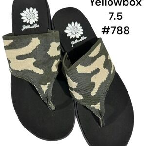 New YellowBox Camo Flip Flops Size 7.5